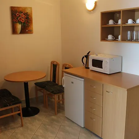 Sd Jedlikova 5 Vandrarhem