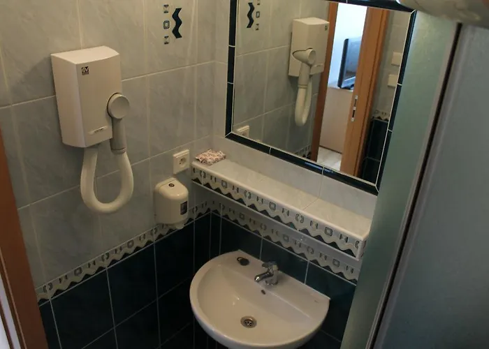 Sd Jedlikova 5 Hostel